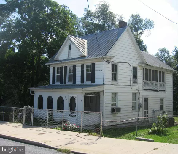 236 LIBERTY ST E, Martinsburg, WV 25404