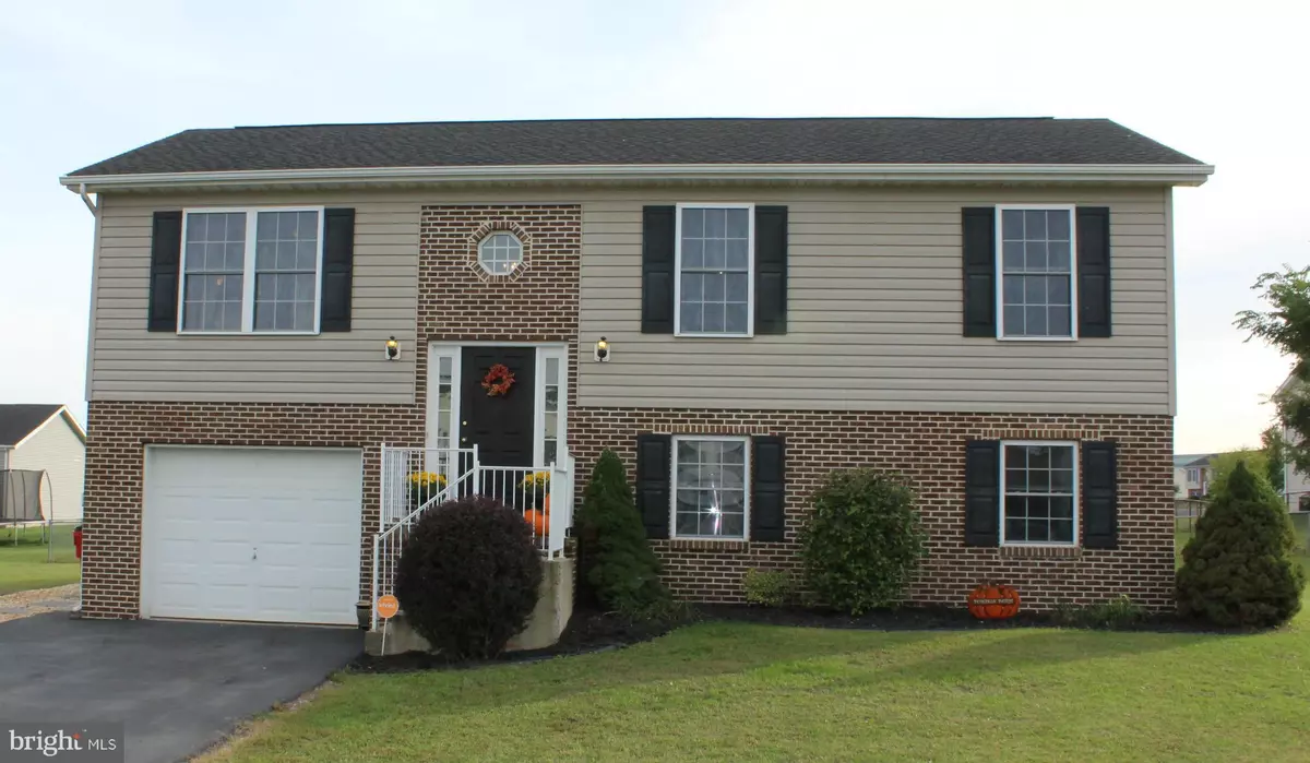 Martinsburg, WV 25405,141 THAYERS GULL DR