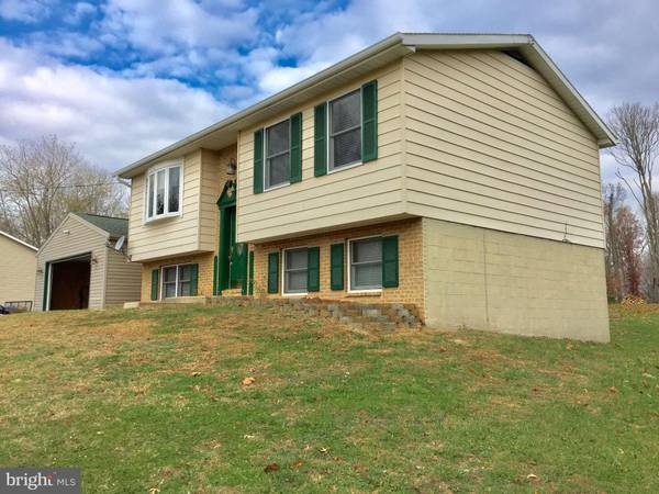 Falling Waters, WV 25419,81 VINCA LN