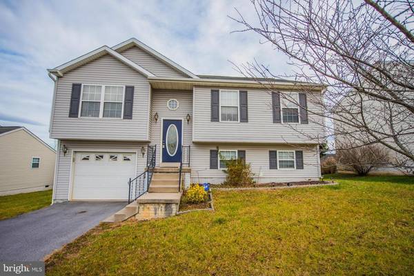 73 MERCEDES DR, Martinsburg, WV 25404