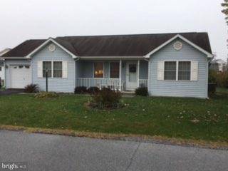 37 BRICKMASON DR, Inwood, WV 25428