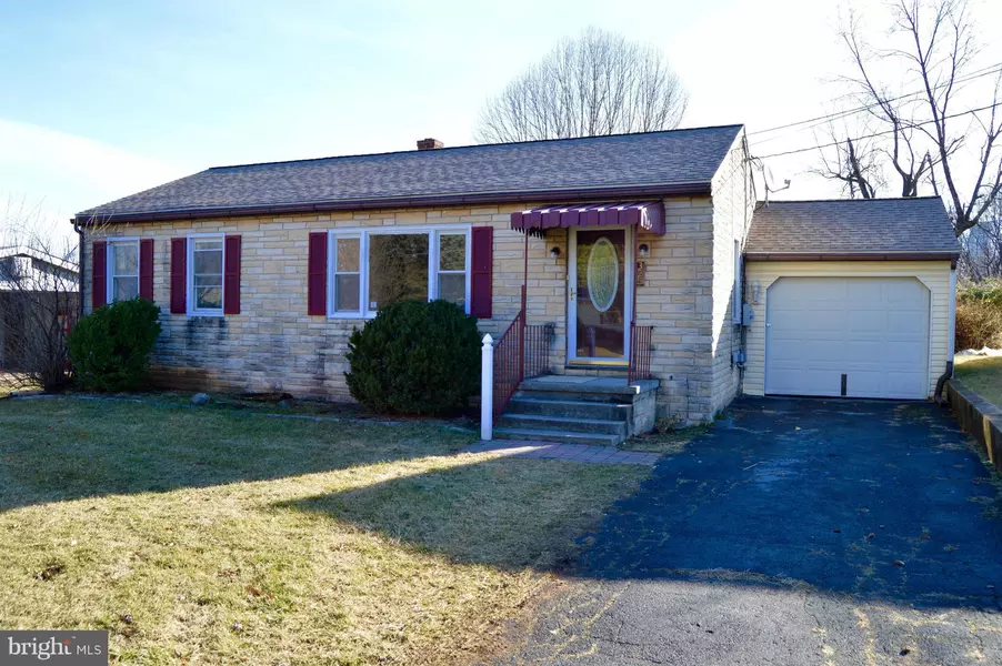 325 BERNICE AVE, Martinsburg, WV 25405