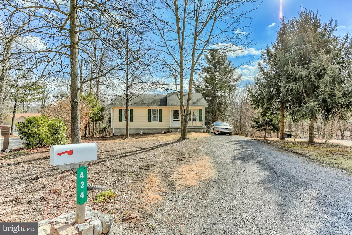 Hedgesville, WV 25427,424 WISHBONE CIR