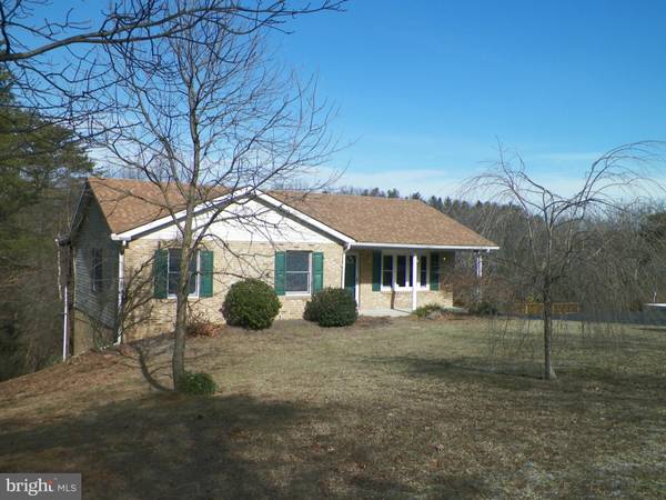 88 CLIMBING IVY LN, Falling Waters, WV 25419