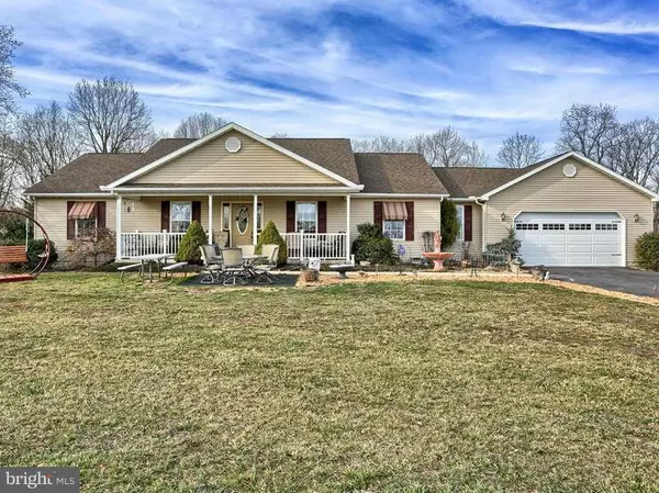 525 SLONAKER LN, Martinsburg, WV 25405