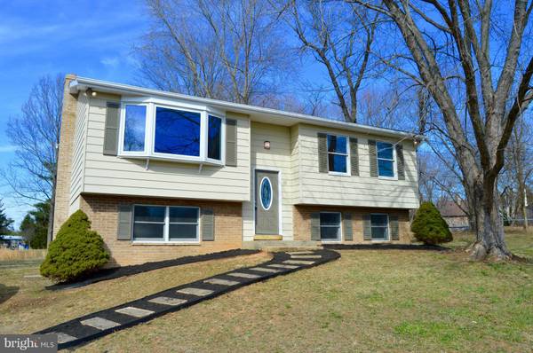 91 MERRIMACK DR, Falling Waters, WV 25419