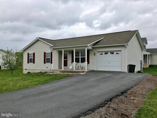 506 DICKENSON DR, Inwood, WV 25428