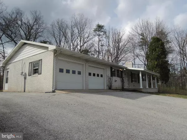 Hedgesville, WV 25427,9533 HEDGESVILLE RD