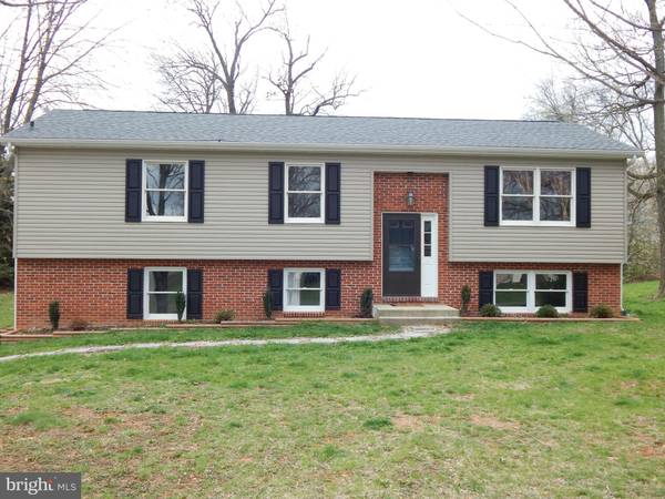 44 SUMMERS ST, Inwood, WV 25428