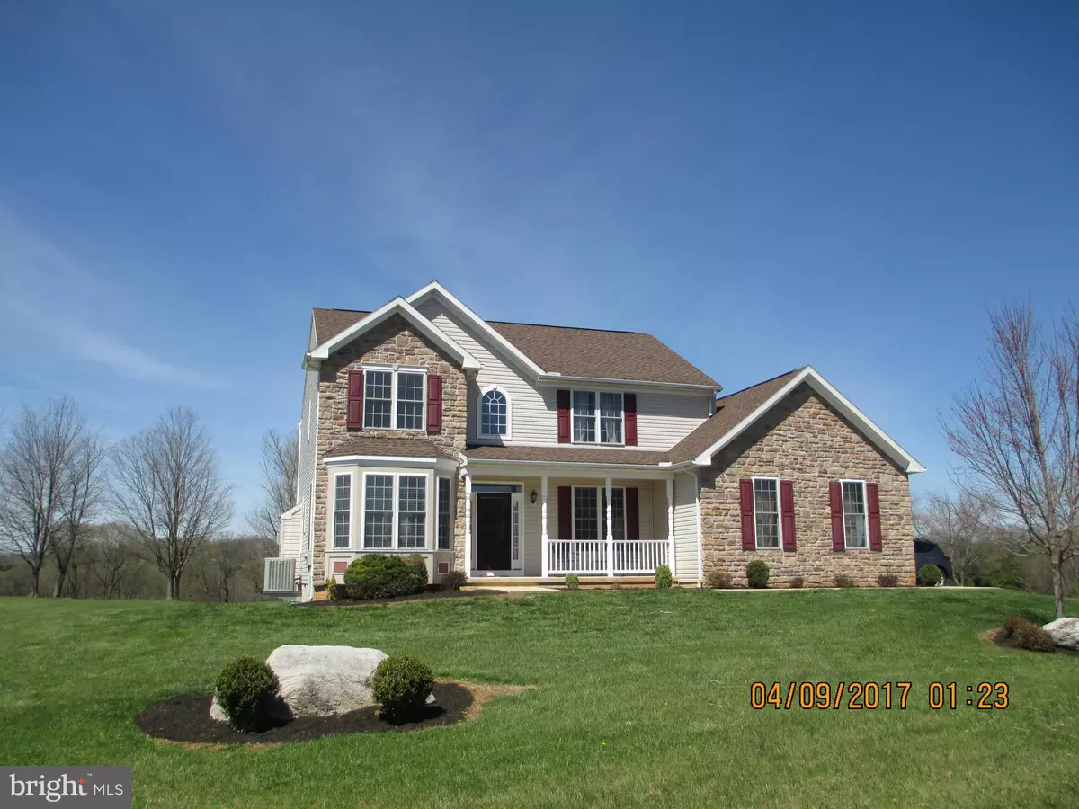 Falling Waters, WV 25419,353 BERKSHIRE DR