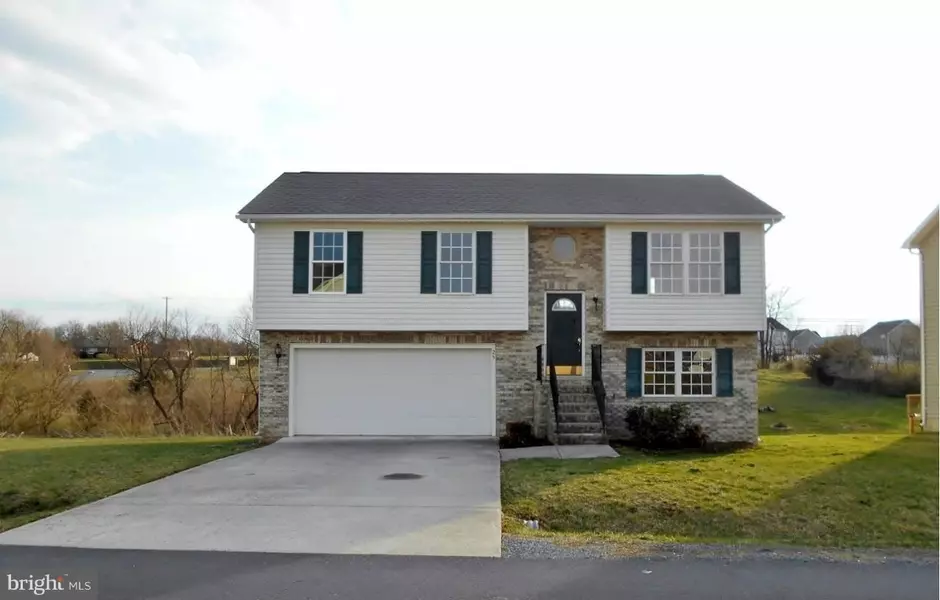 25 BUCHANAN LN, Inwood, WV 25428