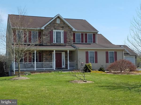 298 CARRINGTON DR, Falling Waters, WV 25419