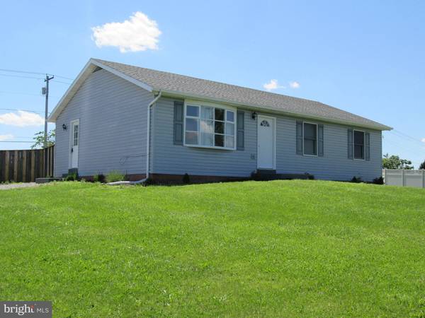 85 IRELAND DR, Falling Waters, WV 25419