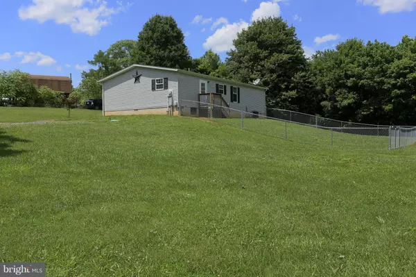 Falling Waters, WV 25419,40 REBEL DR