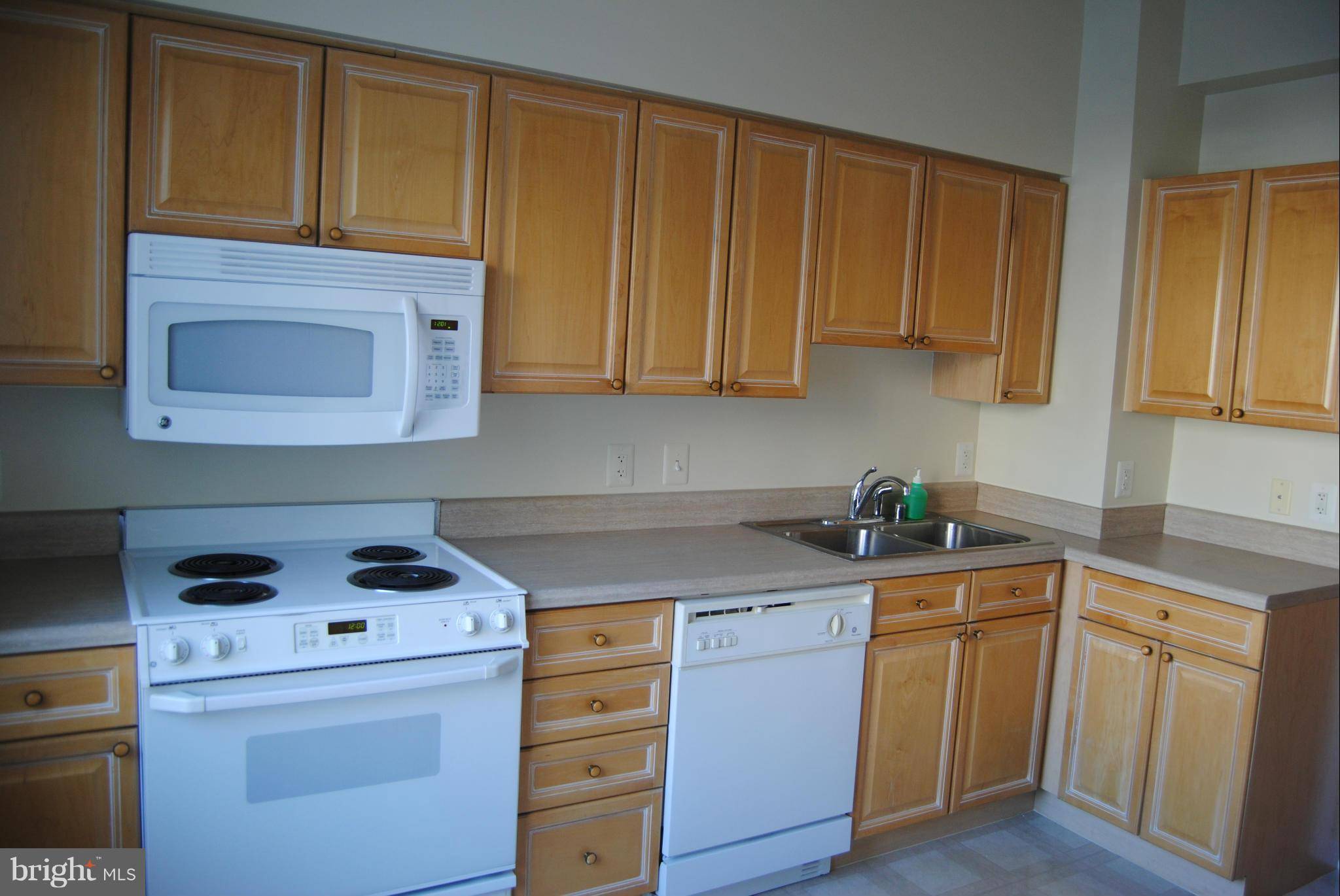Leesburg, VA 20176,19375 CYPRESS RIDGE TER #108