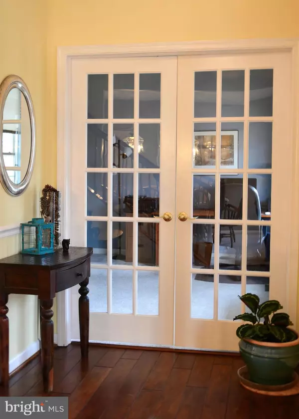 Chantilly, VA 20152,43100 DEMERRIT ST