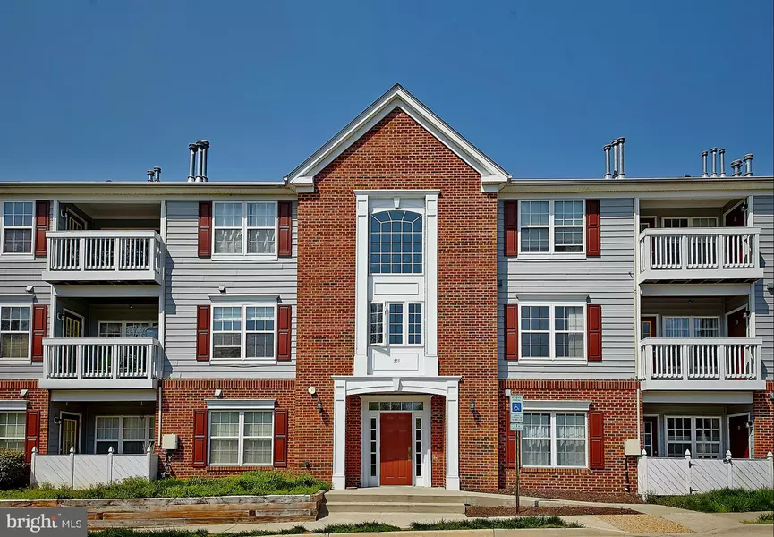 511 CONSTELLATION SQ SE #H, Leesburg, VA 20175