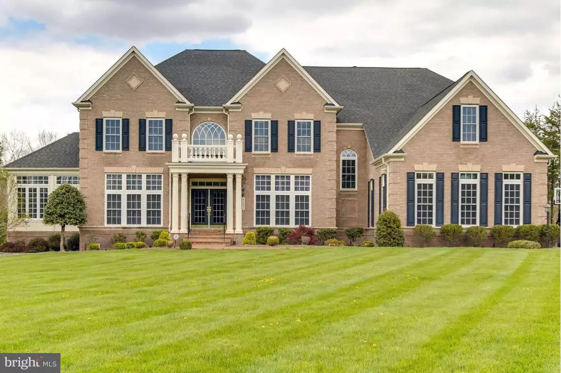 Chantilly, VA 20152,42492 SADDLE TRAIL CT