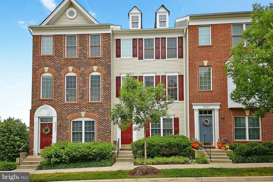 42845 SYKES TER, Chantilly, VA 20152