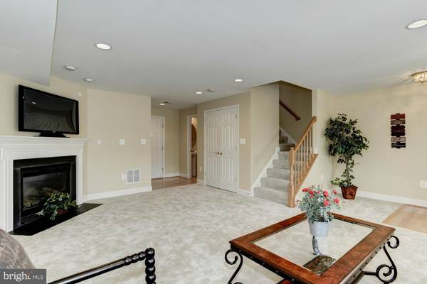 Chantilly, VA 20152,25824 TURLOUGH TER