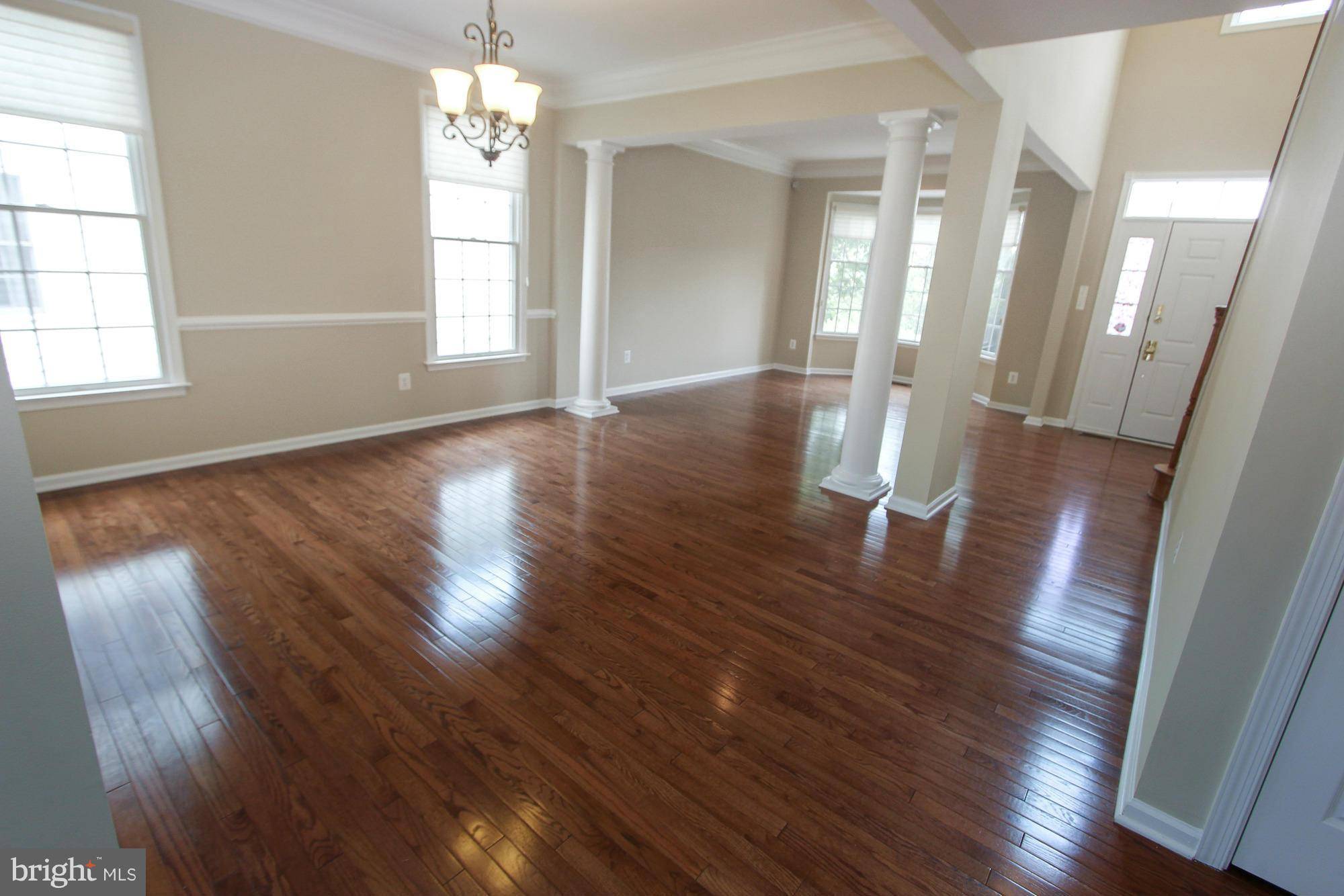 Chantilly, VA 20152,25242 CROSSFIELD DR