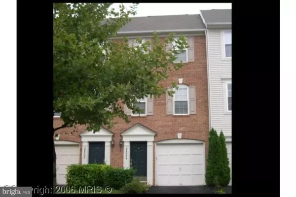 Chantilly, VA 20152,26094 LANDS END DR