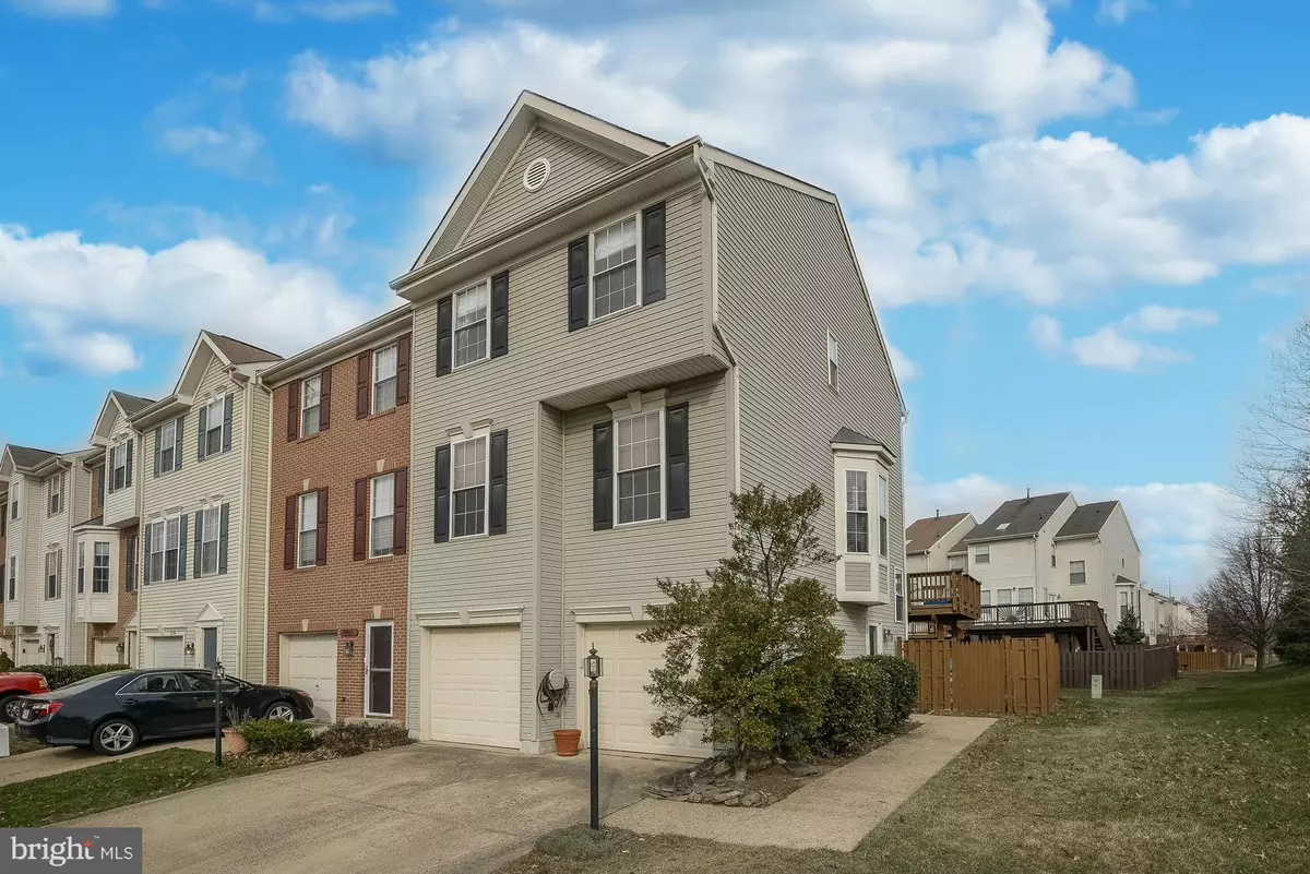 Ashburn, VA 20147,43198 LAWNSBERRY SQ