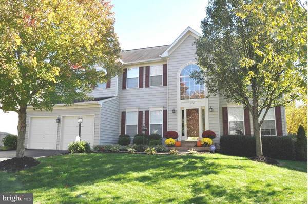 216 SKYLINE DR E, Purcellville, VA 20132