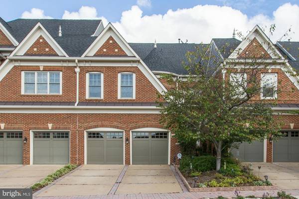 18322 FAIRWAY OAKS SQ, Leesburg, VA 20176