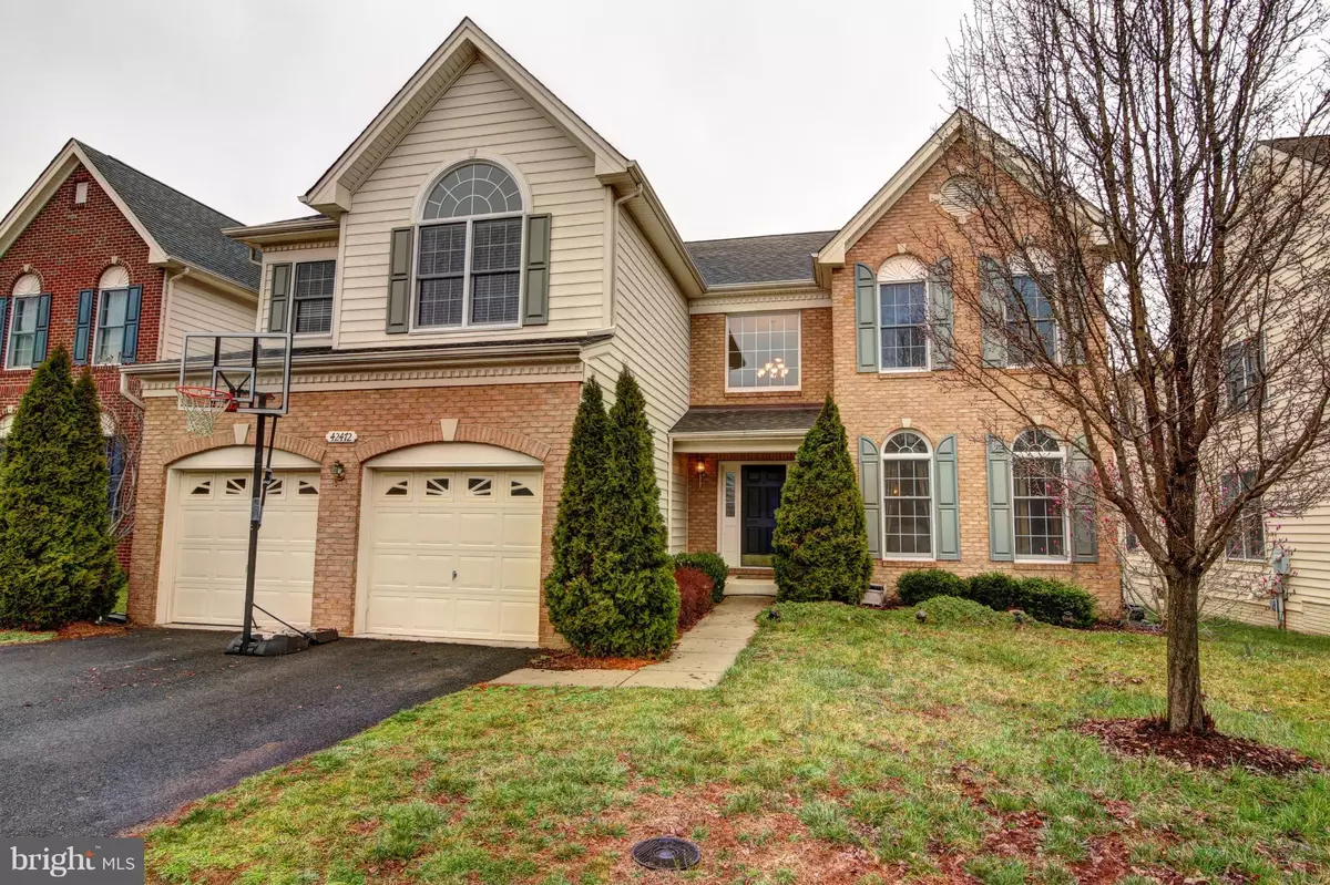 Chantilly, VA 20152,42472 UNICORN DR