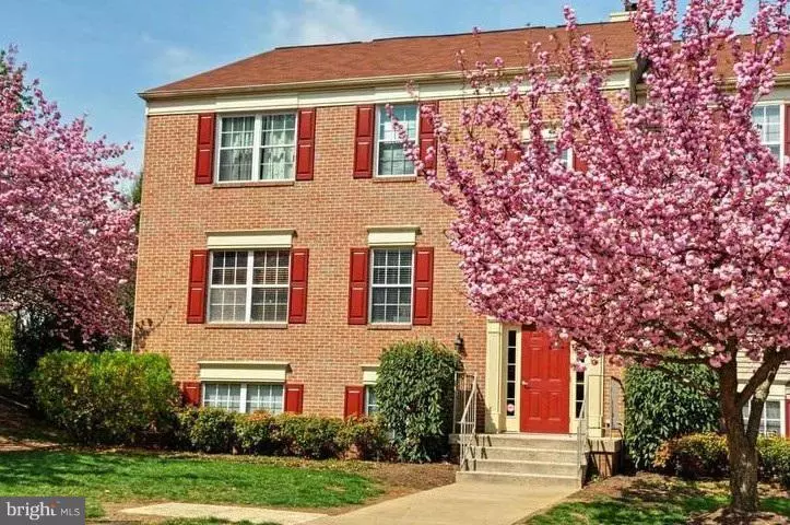 1109 HUNTMASTER TER NE #302, Leesburg, VA 20176