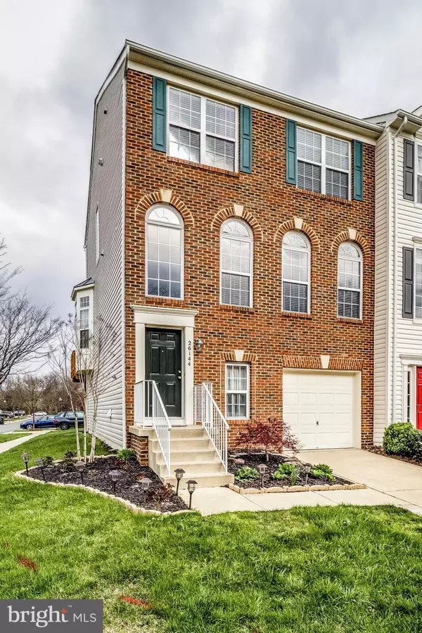 26144 LANDS END DR, Chantilly, VA 20152