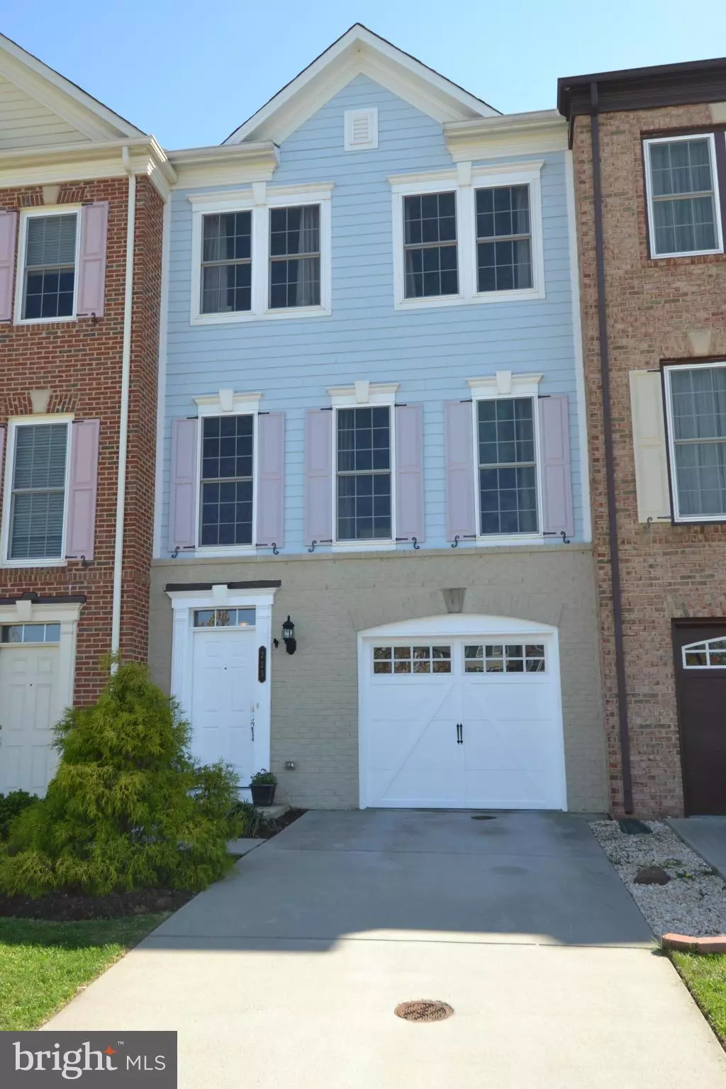 Leesburg, VA 20175,223 GREAT LAUREL SQ SE