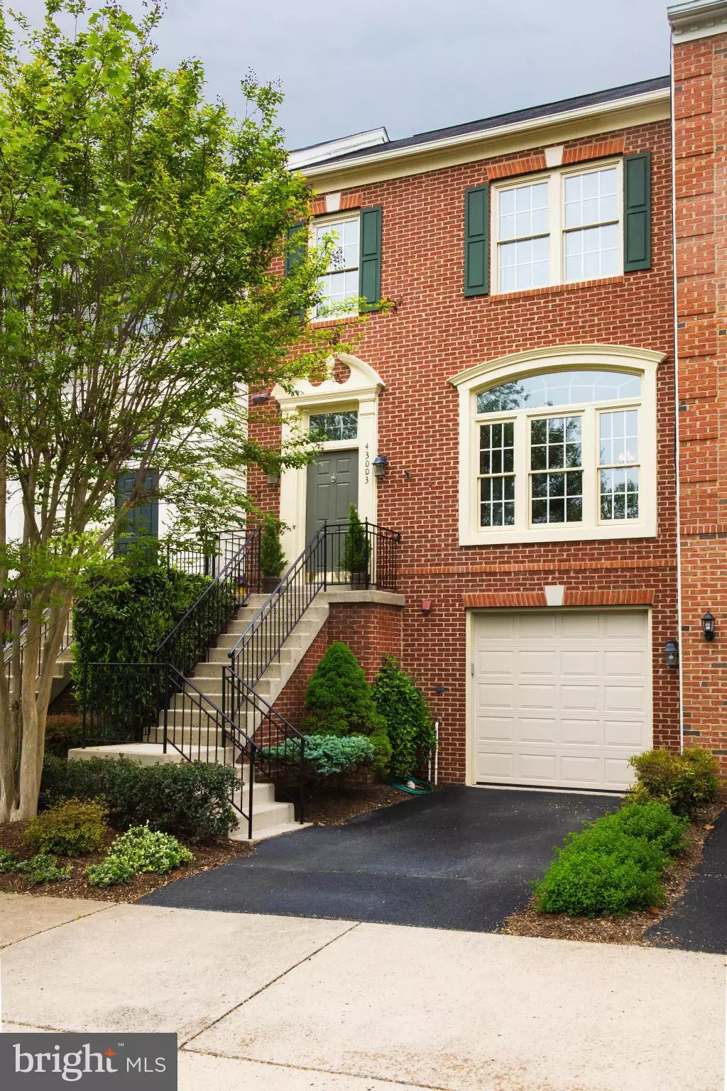 Chantilly, VA 20152,43003 GOLF VIEW DR