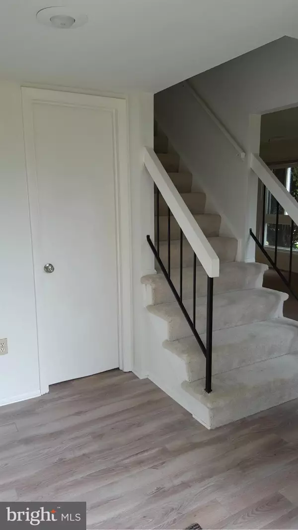 Sterling, VA 20164,172 COTTAGE RD N