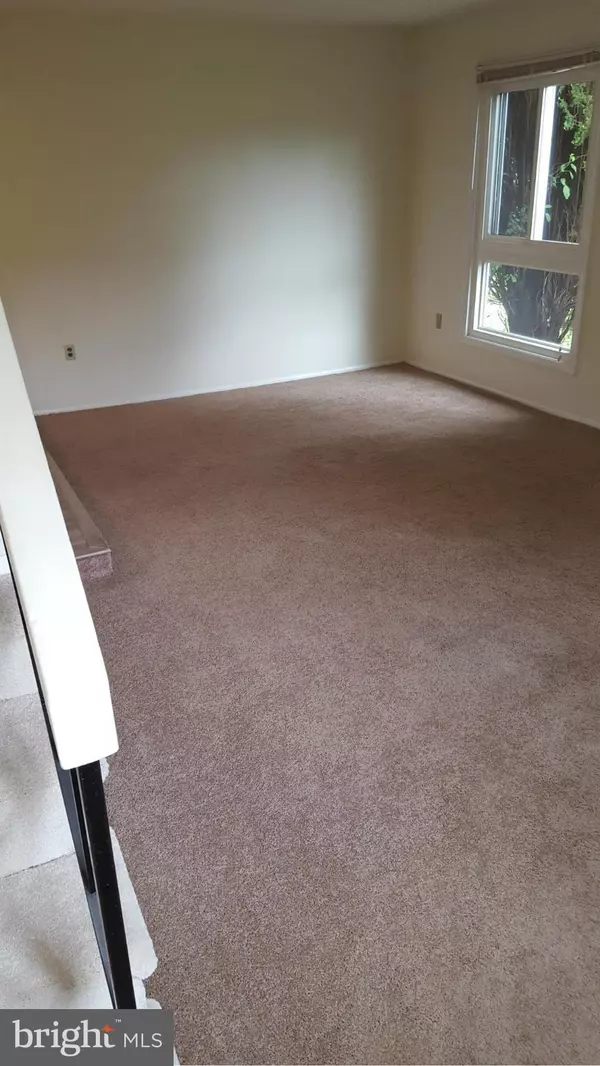 Sterling, VA 20164,172 COTTAGE RD N