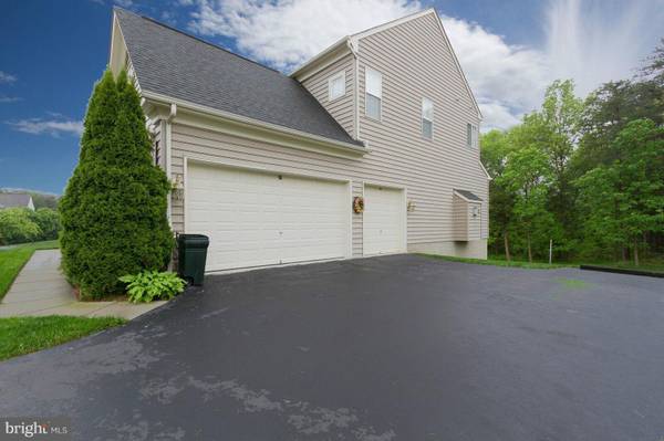 Chantilly, VA 20152,42365 ASTORS BEACHWOOD CT