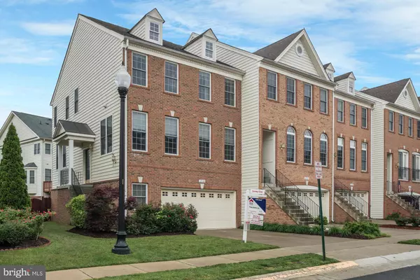 25193 LARKS TER, Chantilly, VA 20152