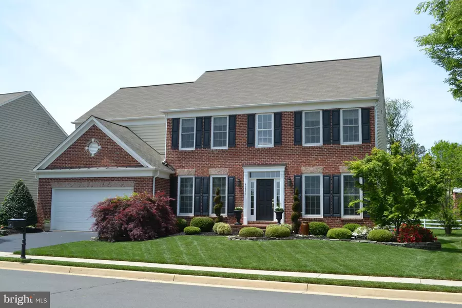 43877 CHURCHILL GLEN DR, Chantilly, VA 20152