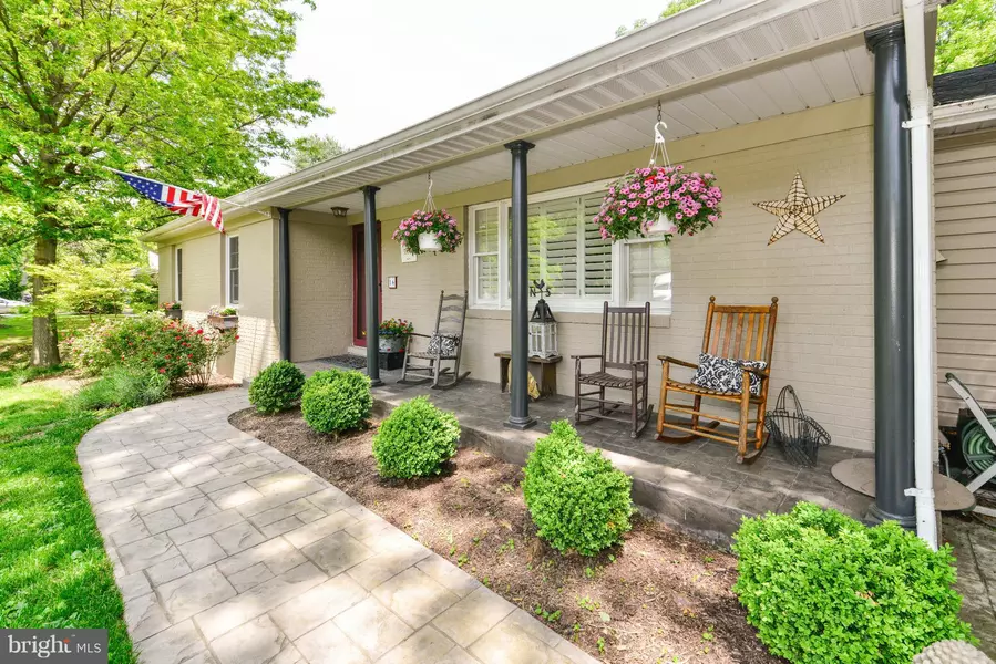 16 JACKSON AVE, Round Hill, VA 20141