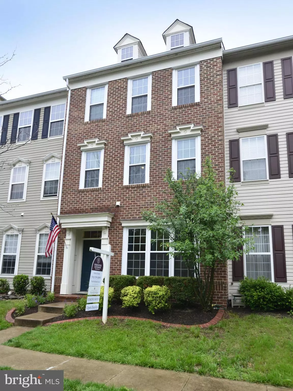 Chantilly, VA 20152,42792 CEDAR HEDGE ST