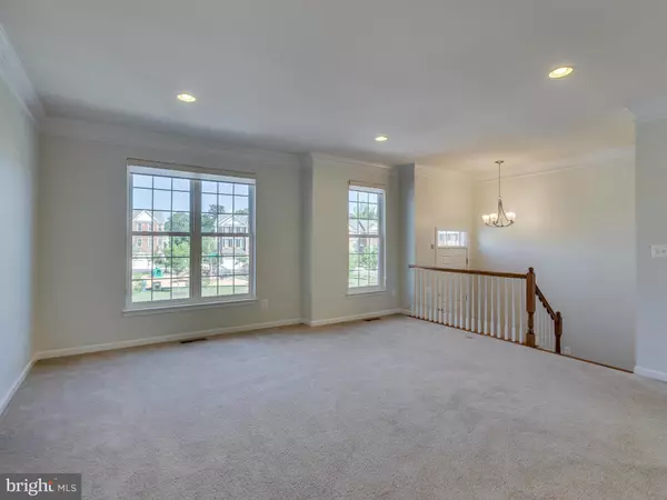 Chantilly, VA 20152,25604 COLONISTS TER