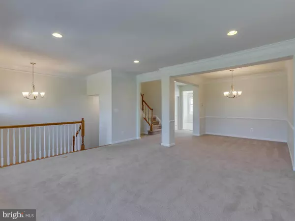 Chantilly, VA 20152,25604 COLONISTS TER