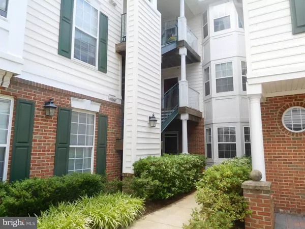 Chantilly, VA 20152,43114 WATERCREST SQ #203