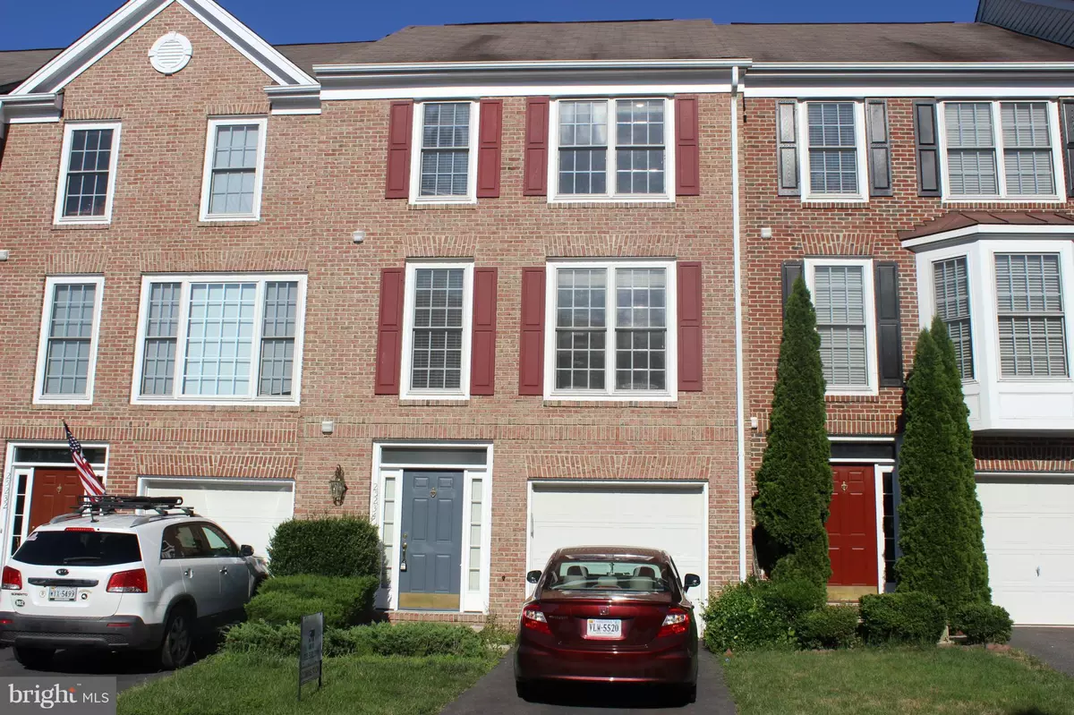 Chantilly, VA 20152,25234 DUNVEGAN SQ