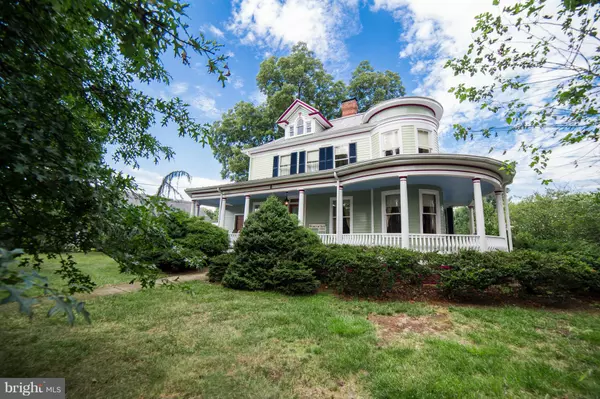 8 LOUDOUN ST, Round Hill, VA 20141