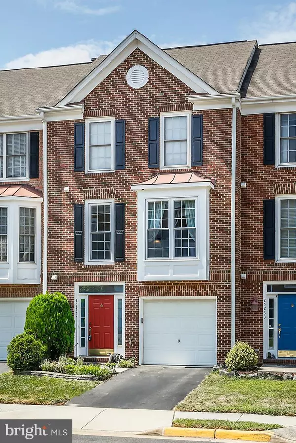 25235 DUNVEGAN SQ, Chantilly, VA 20152