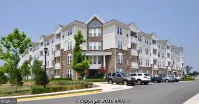 Aldie, VA 20105,24701 BYRNE MEADOW SQ #211