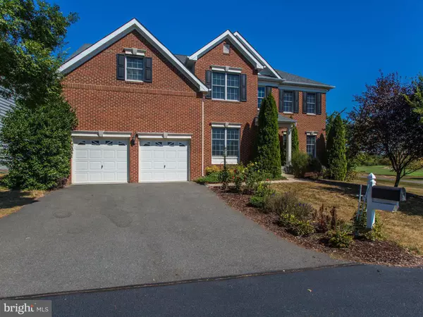 Chantilly, VA 20152,43074 OLIVE TREE LN