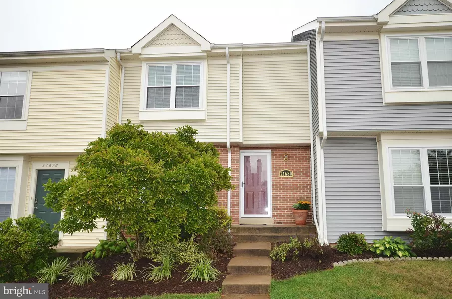 21680 HAZELNUT SQ, Sterling, VA 20164